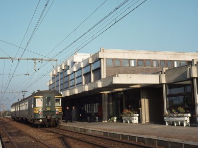 Sint-Truiden - SNCB K04529-05 (2).jpg